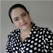 Soy persona responsable, organizada , con muchos años de experiencia en la docencia, me gustaria dar clases de castellano, y me defiendo con el portuguez